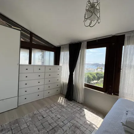 Refreshing House Close To The With A Sea View And Balcony In Apartment *